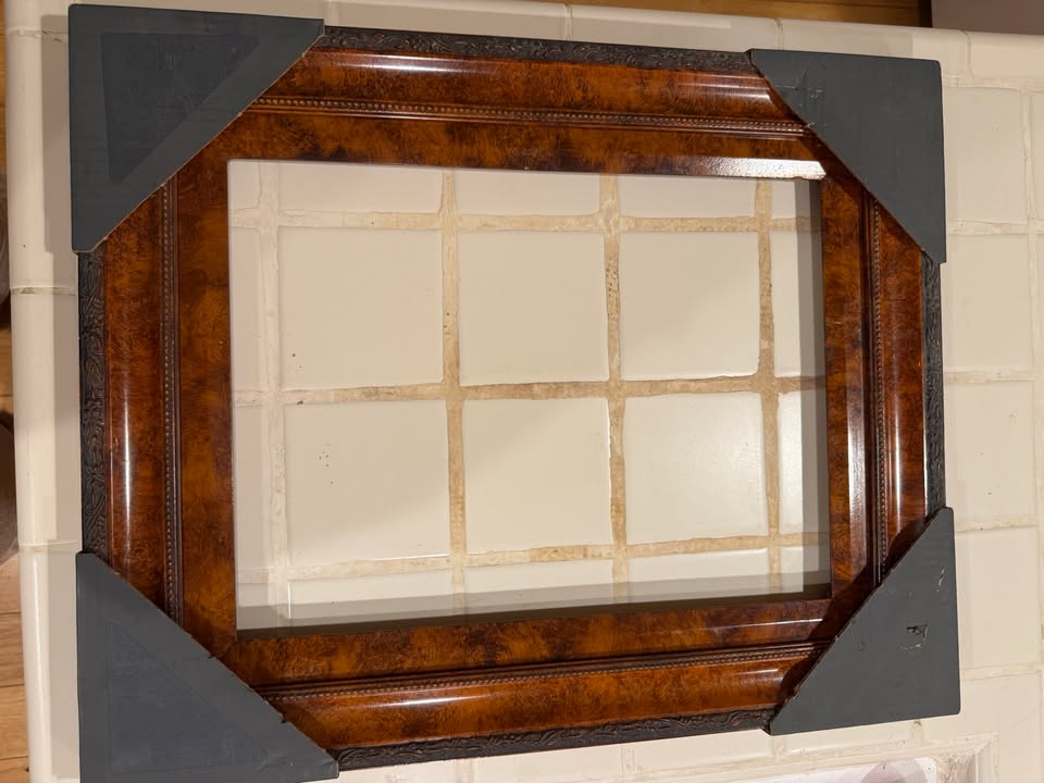 Full ornate frame with corner protectors
